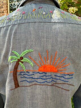 Vtg JCPenney Big Mac Chambray Beach Bumblebee Embroidered Work Shirt SM